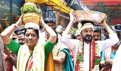 तेलंगाना CM Revanth Reddy ने Konda Surekha को Cabinet से हटाया, बेटी की टिप्पणी बनी वजह