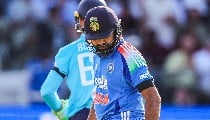 Rohit Sharma पर World Cup 2027 से पहले संन्यास का था दबाव? सेलेक्टर्स से नाखुश हैं हिटमैन 
