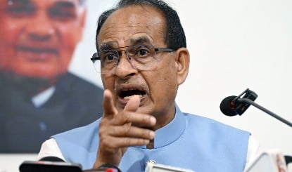 Mumbai में Shivraj Chouhan का बड़ा बयान: 3.5 करोड़ Lakhpati Didi, लक्ष्य 6 करोड़