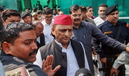 Akhilesh Yadav का आरोप, UP की BJP सरकार ने पहले दिन से PDA के साथ किया भेदभाव