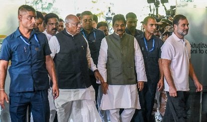 INDIA Bloc की बैठक में Mallikarjun Kharge ने EVM और SIR पर उठाए सवाल, रखीं 6 मांगें