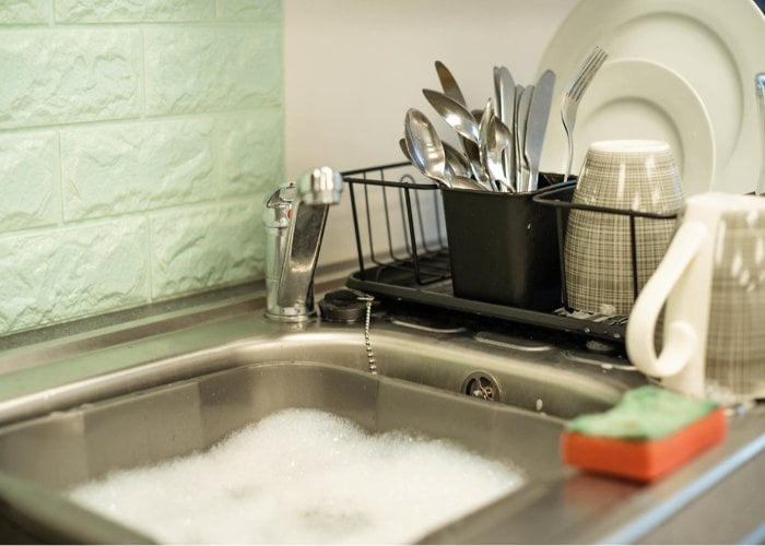 Drain Cleaning Tips: Kitchen Sink को बार बार जाम होने से बचाने के लिए अपनाएं ये आसान Home Remedies