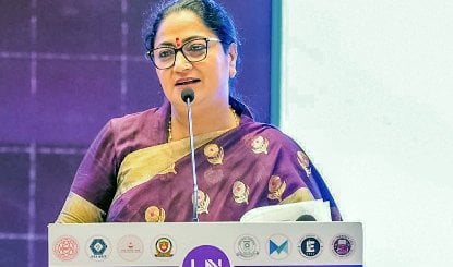 Delhi Women Safety पर बोलीं CM Rekha Gupta, लड़कियों पर पाबंदियों के बजाय लड़कों की परवरिश पर दें ध्यान