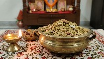 Janmashtami 2026 Special: लड्डू गोपाल के Prasad के लिए ऐसे बनाएं Dhaniya Panjiri, जानें Recipe