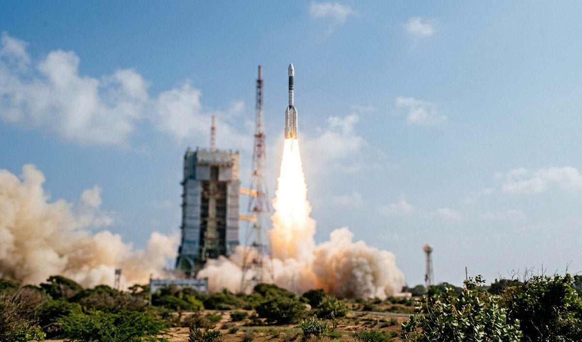 ISRO ने GSLV से देश का पहला भू-इमेजिंग सैटेलाइट EOS-05 किया लॉन्च ISRO ने GSLV से देश का पहला भू-इमेजिंग सैटेलाइट EOS-05 किया लॉन्च