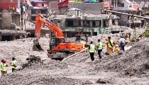 Nepal Flood Death Count Updates | मृतकों की संख्या 1,250 के पार, 5,000 से अधिक लापता परिवारों ने शुरू किया प्रतीकात्मक अंतिम संस्कार