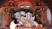 Vrindavan Trip: ISKCON से लेकर Nidhivan तक, इन मंदिरों के दर्शन बिना अधूरी है यात्रा