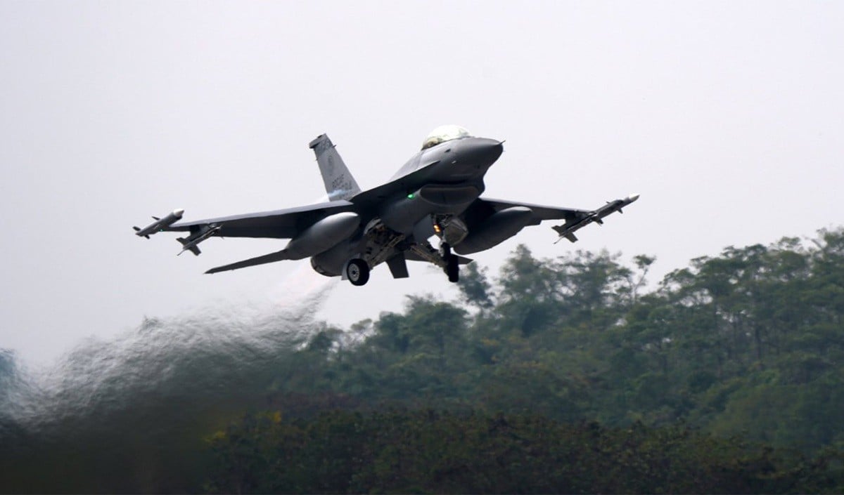 ताइवान सीमा पर China की बड़ी उकसावे वाली कार्रवाई, 20 PLA Aircraft और 6 PLAN जहाजों ने पार की Median Line