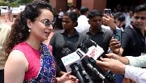 ‘शर्म नहीं आती आप लोगों को..’ DISHA की बैठक में किस बात को लेकर अधिकारियों पर भड़कीं कंगना रनौत ‘शर्म नहीं आती आप लोगों को..’ DISHA की बैठक में किस बात को लेकर अधिकारियों पर भड़कीं कंगना रनौत
