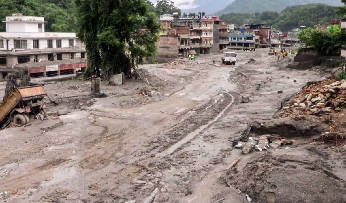 Nepal में बाढ़ का नया खतरा! दार्चुला में भारी भूस्खलन से चौलानी नदी का बहाव बाधित, निचले इलाकों में अलर्ट जारी