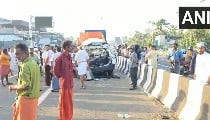 केरल में भयानक हादसा: NH-66 पर खड़ी लॉरी में घुसी कार, 8 इंजीनियरिंग छात्रों की कटी-फटी लाशें देखकर कांप उठे लोग!