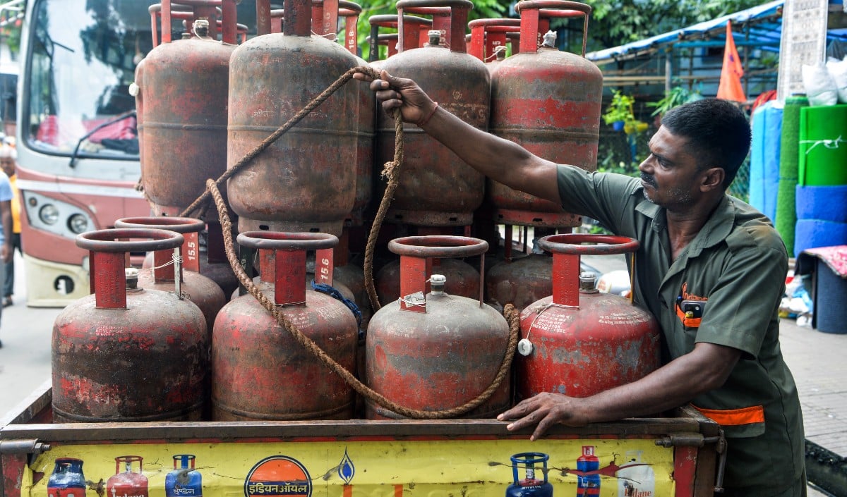 Good News for LPG Users! सरकार ने घटाया रिफिल बुकिंग समय, अब 25 दिन में मिलेगा Cylinder