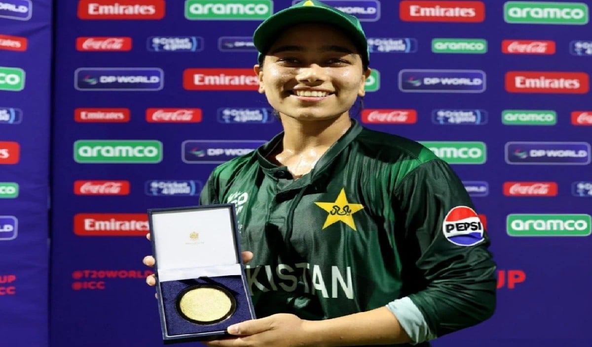 Asia Cup में भारत से हार के बाद Pakistan को दोहरा झटका, कप्तान Fatima Sana पर लगा भारी ICC जुर्माना Asia Cup में भारत से हार के बाद Pakistan को दोहरा झटका, कप्तान Fatima Sana पर लगा भारी ICC जुर्माना