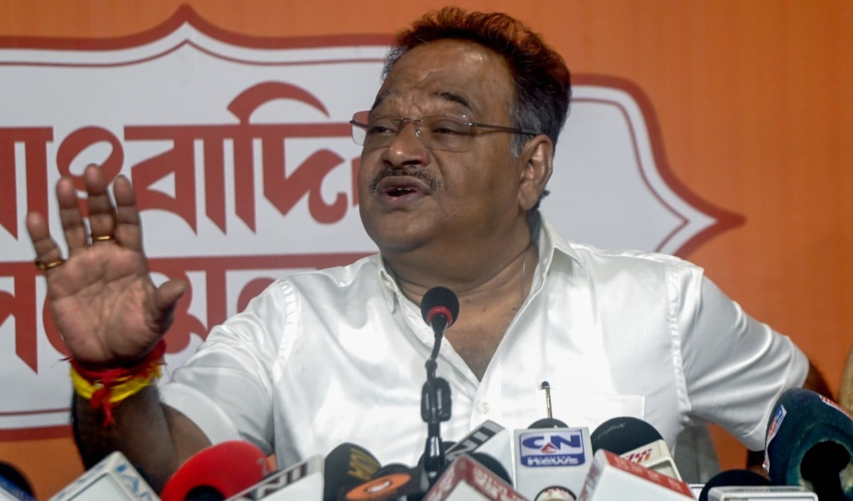 Dhirendra Shastri पर Bengal BJP का पलटवार, कहा- बाहरी नहीं तय करेंगे बंगाली क्या खाएंगे!
