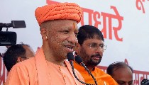 UP में BJP का 2027 गेम प्लान: Yogi की 115 सीटों पर सेंधमारी, निशाने पर SP-Congress का गढ़