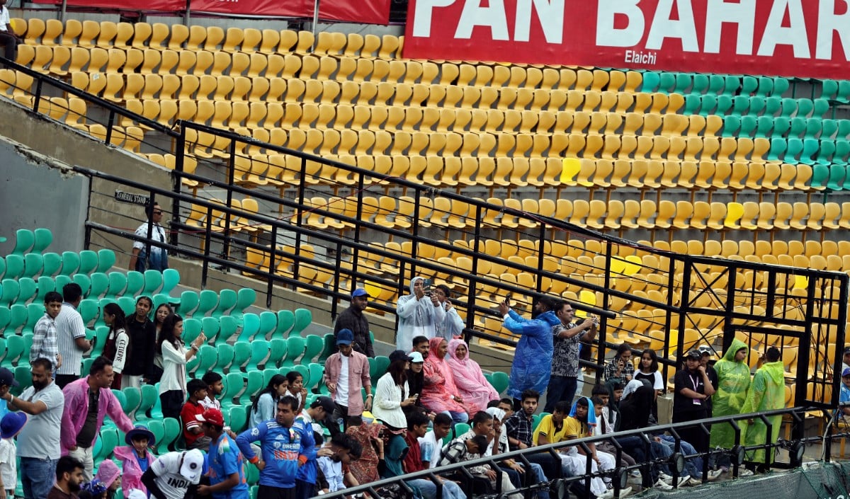 India tour of New Zealand: 6 साल बाद दौरे को लेकर फैंस में Craze, 50,000 से ज्यादा Tickets बिके India tour of New Zealand: 6 साल बाद दौरे को लेकर फैंस में Craze, 50,000 से ज्यादा Tickets बिके