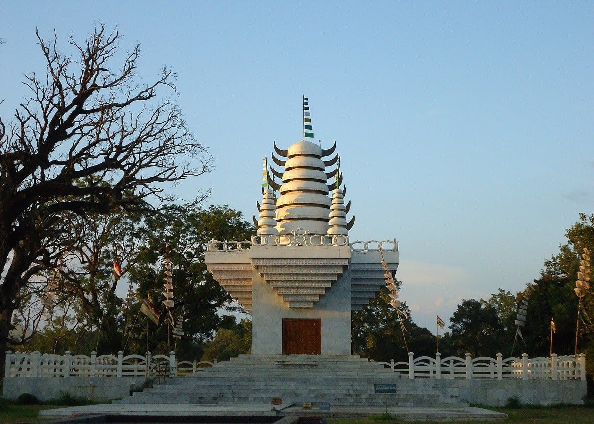 Travel Tips: पहली बार जा रहे हैं Imphal? जानिए Inner Line Permit और Famous Places की पूरी जानकारी