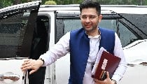 Punjab से नाम आउट, Delhi में एंट्री पर विवाद: Raghav Chadha के वोटर स्टेटस पर बहस! Punjab से नाम आउट, Delhi में एंट्री पर विवाद: Raghav Chadha के वोटर स्टेटस पर बहस!
