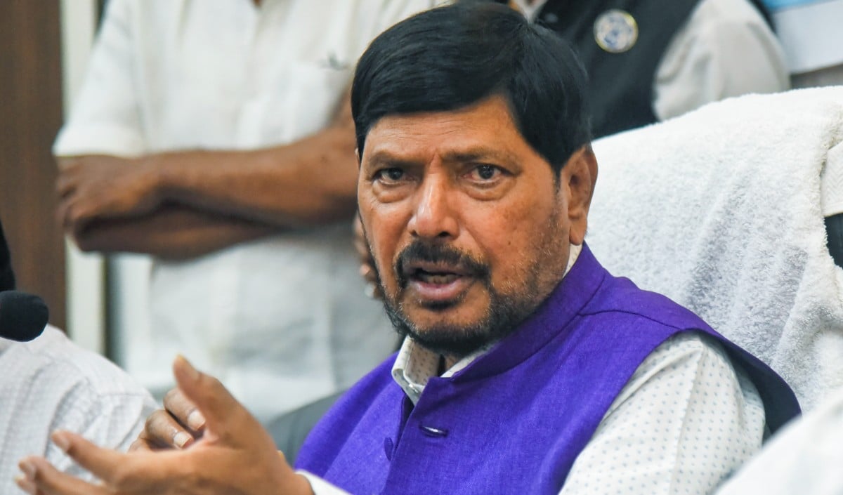 आरक्षण विवाद के बीच Ramdas Athawale का बेबाक बयान: जातिवाद खत्म करो, Reservation छोड़ देंगे