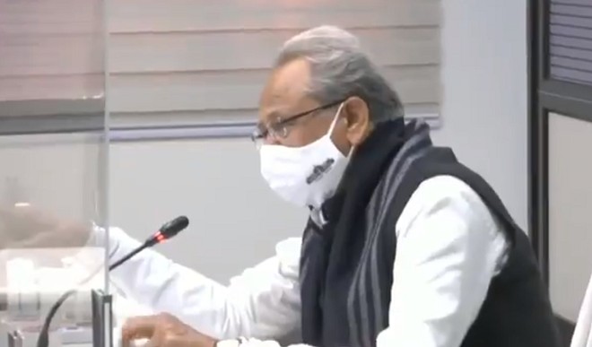 कोरोना का खतरा पूरी तरह नहीं टला, स्वास्थ्यकर्मियों का जल्द शत-प्रतिशत टीकाकरण जरूरी है: अशोक गहलोत