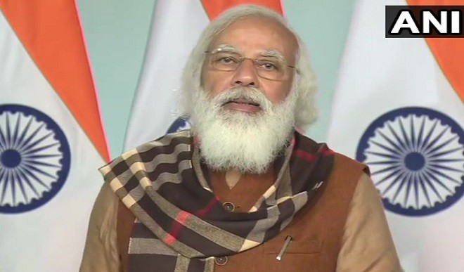 काशी में कोरोना टीकाकरण के लाभार्थियों से PM मोदी ने की बात, कहा- देश में चल रहा सबसे बड़ा अभियान