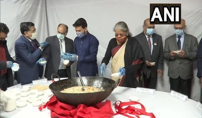 बजट सत्र से पहले वित्त मंत्रालय में आज हुआ पारंपरिक हलवा सेरेमनी का आयोजन