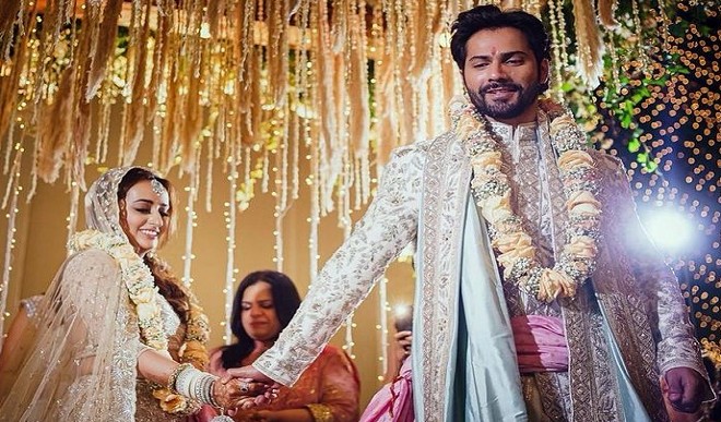 नताशा दलाल के साथ विवाह के पवित्र बंधन में बंधे वरुण धवन, देखिए शादी की तस्वीरें