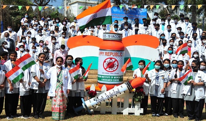 कोरोना वैक्सीन को लेकर अफवाह फैलाना पड़ सकता है भारी, जुर्माना या जेल भी हो सकती है