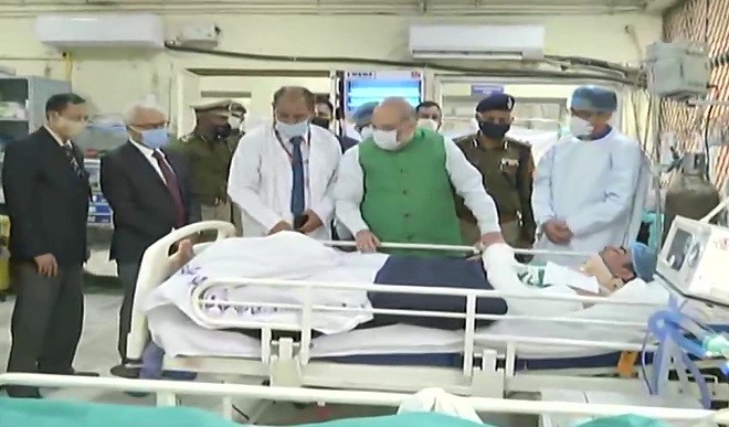दिल्ली हिंसा में घायल जवानों से मिले गृह मंत्री अमित शाह, जाना हालचाल