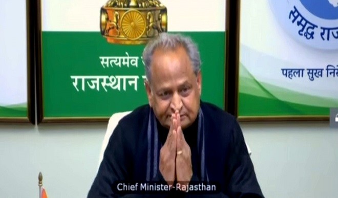 मुख्यमंत्री गहलोत ने प्रदेशवासियों को दी राहत, पेट्रोल-डीजल पर वैट में दो प्रतिशत की कमी की