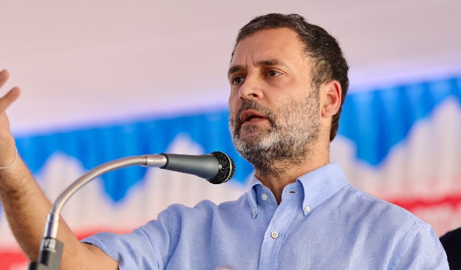 राहुल और प्रियंका गांधी ने किसान आंदोलन को लेकर प्रधानमंत्री पर निशाना साधा