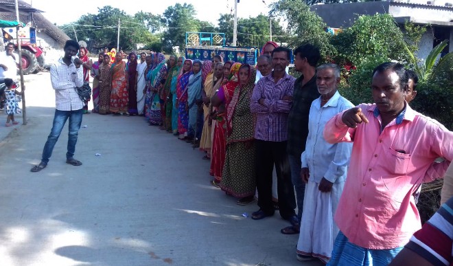 बांग्लादेश ने रोहिंग्या शरणार्थियों के तीसरे जत्थे को द्वीप पर भेजा, मानवाधिकार संगठनों ने की आलोचना