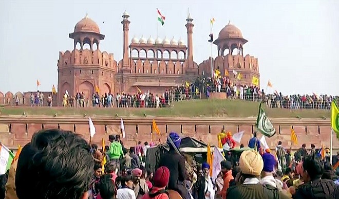 सरकार को लाल किले के हमलावरों पर सख्त कार्रवाई कर मिसाल कायम करनी चाहिए