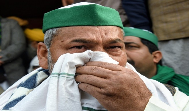 टिकैत के आंसुओं ने पलटी बाजी या बहिष्कार के दबाव और दारू के प्रभाव से बदला माहौल, जानें सच!