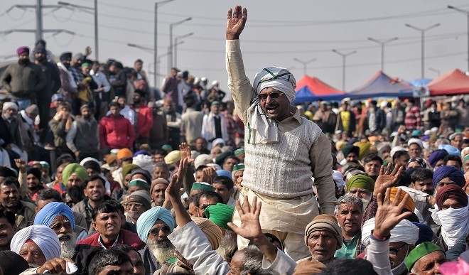 गाजीपुर बॉर्डर पर जुटे और अधिक किसान, बोले- हर हाल में जारी रहेगी लड़ाई