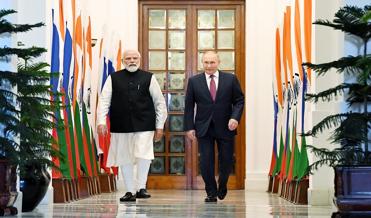 मोदी और पुतिन की मुलाकात, PM बोले- चुनौतियों के बावजूद रिश्ते और भी मजबूत हुए