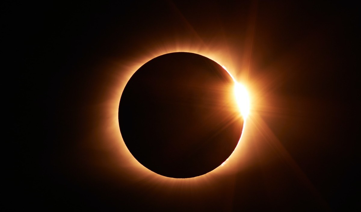साल 2022 में कब-कब लगेंगे सूर्य और चंद्र ग्रहण? नोट कर लें समय और तारीख